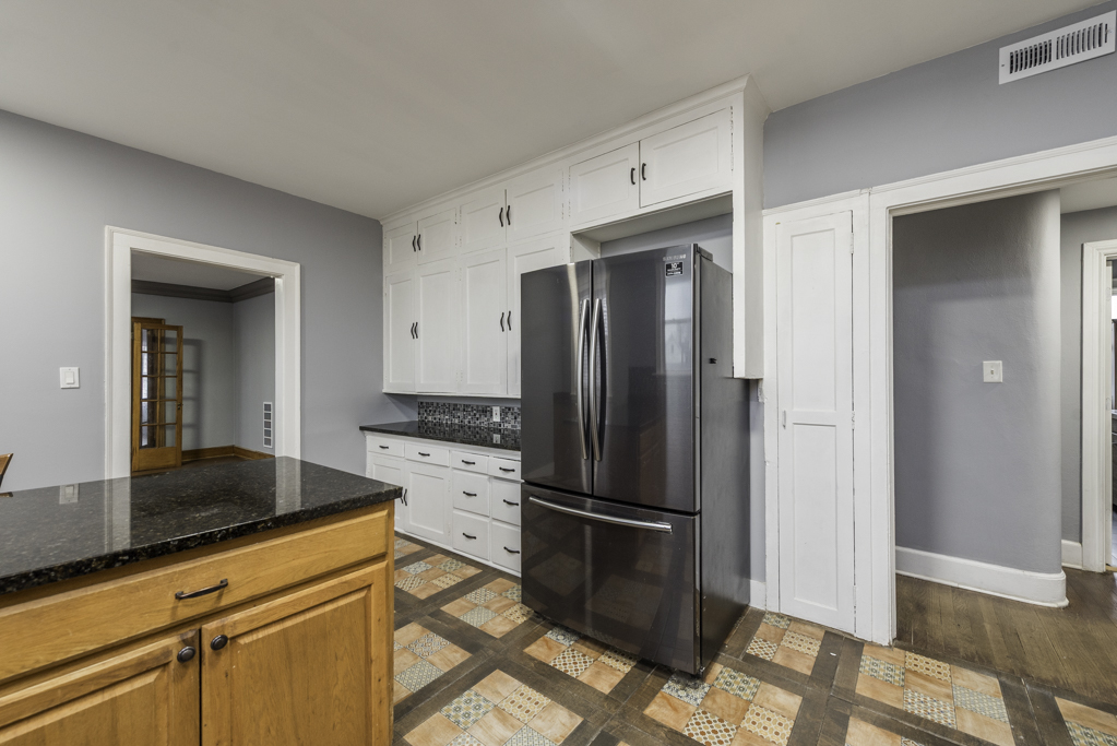 415 W Ridgeland Avenue #2, Waukegan, IL 60085