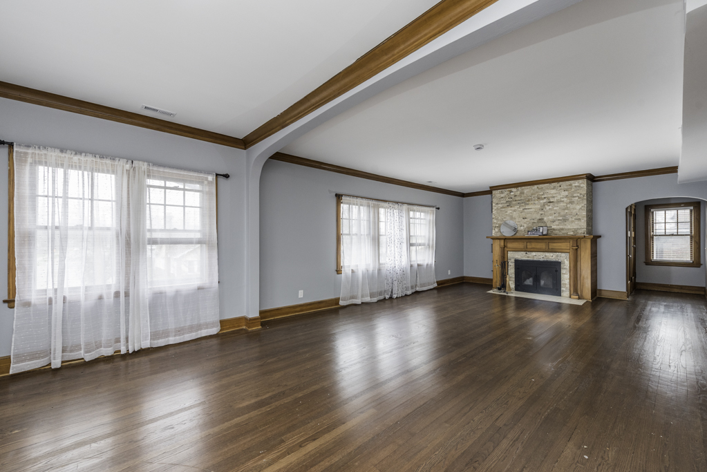 415 W Ridgeland Avenue #2, Waukegan, IL 60085