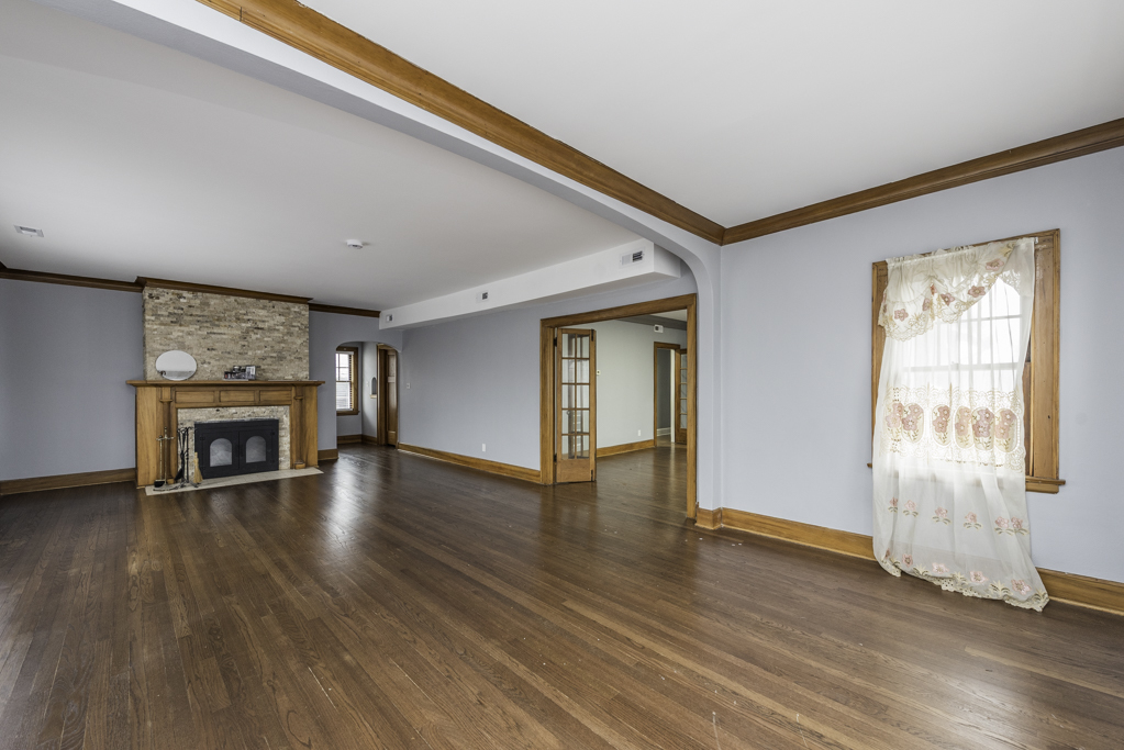 415 W Ridgeland Avenue #2, Waukegan, IL 60085