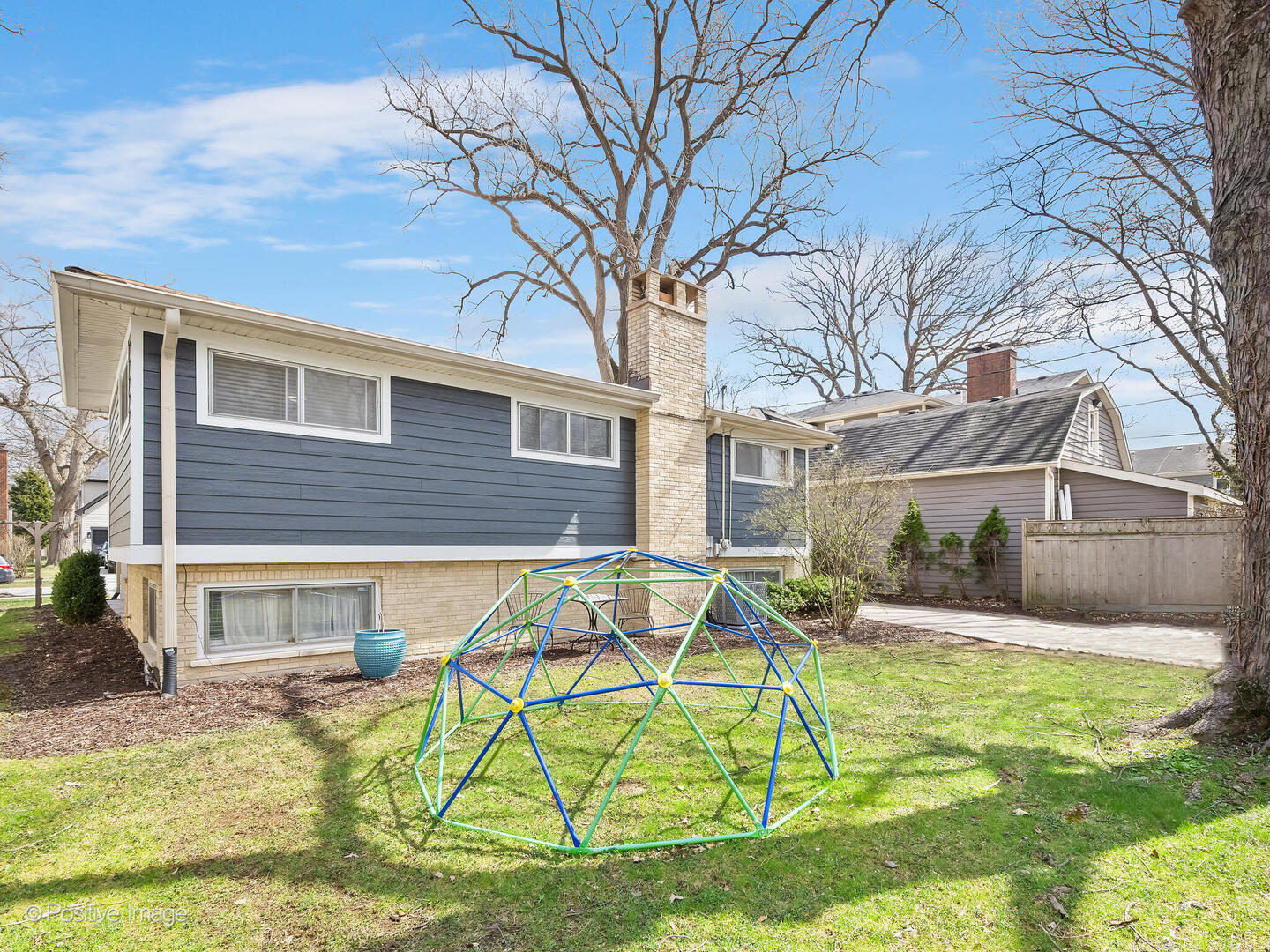 822 N Waiola Avenue, La Grange Park, IL 60526