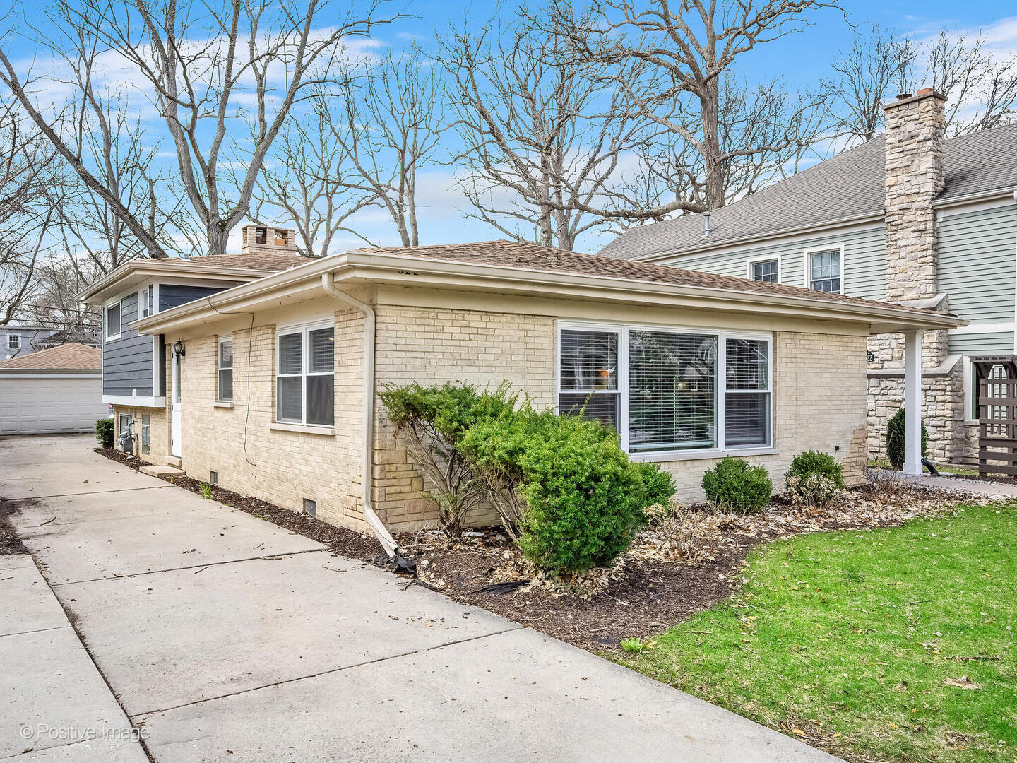 822 N Waiola Avenue, La Grange Park, IL 60526