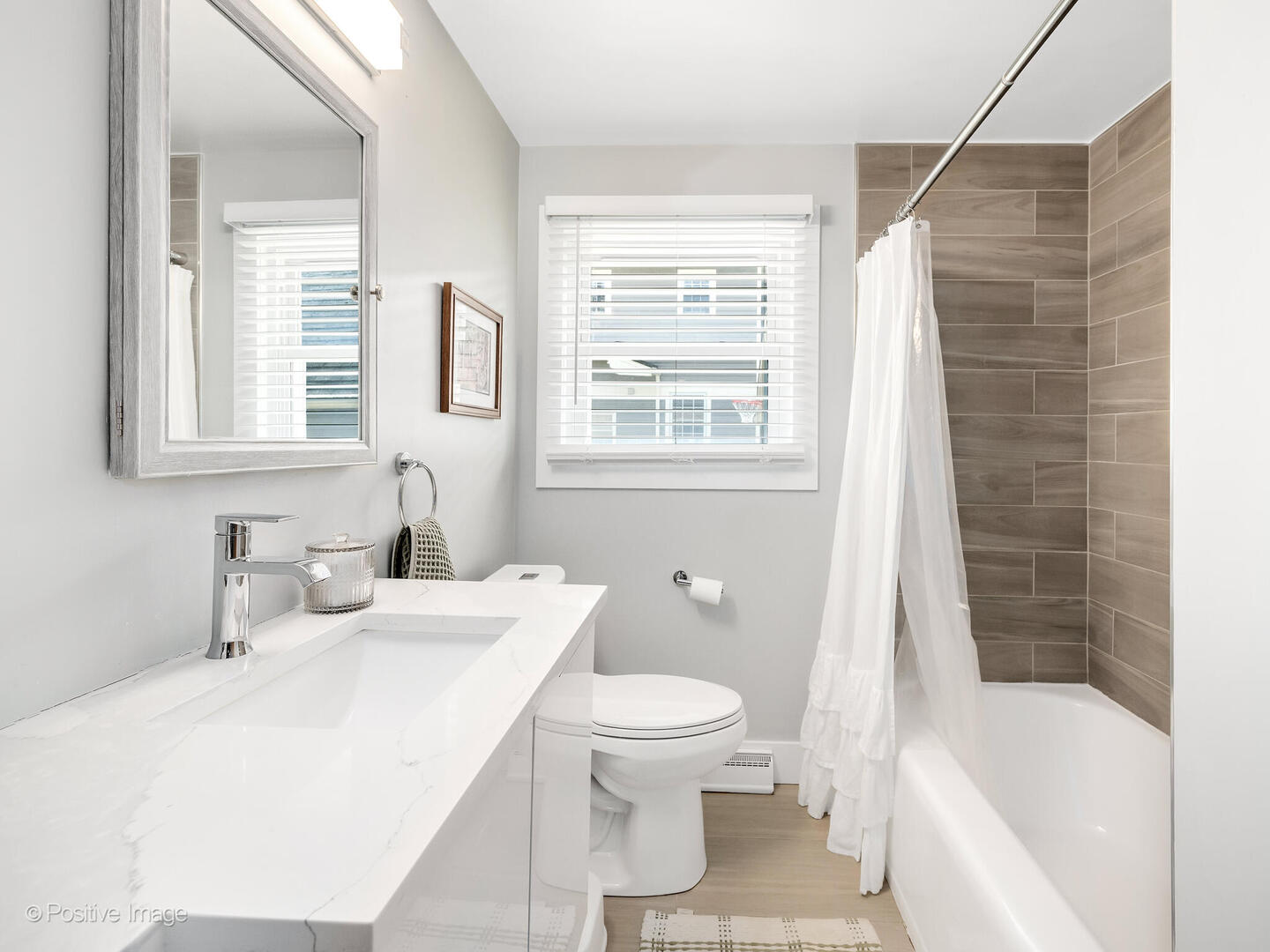 822 N Waiola Avenue, La Grange Park, IL 60526