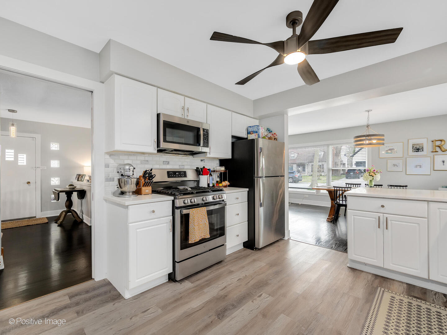 822 N Waiola Avenue, La Grange Park, IL 60526