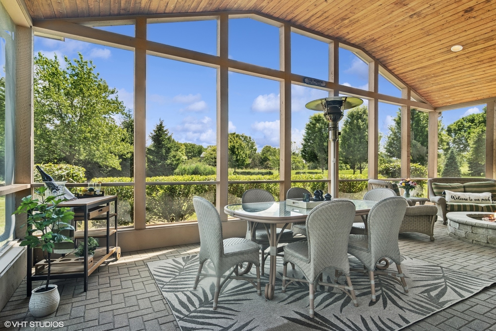 1362 Gettysburg Road, Long Grove, IL 60047