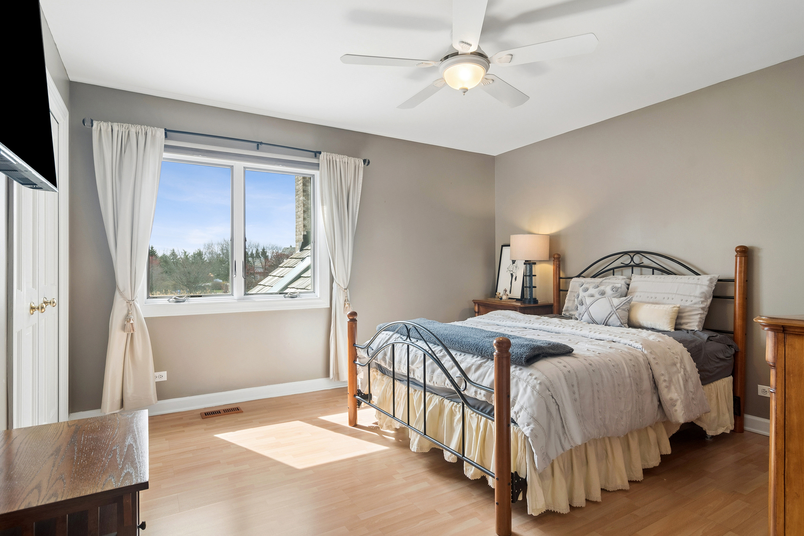 1362 Gettysburg Road, Long Grove, IL 60047