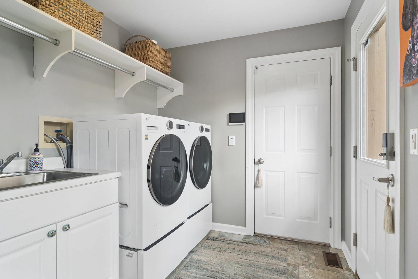 1362 Gettysburg Road, Long Grove, IL 60047