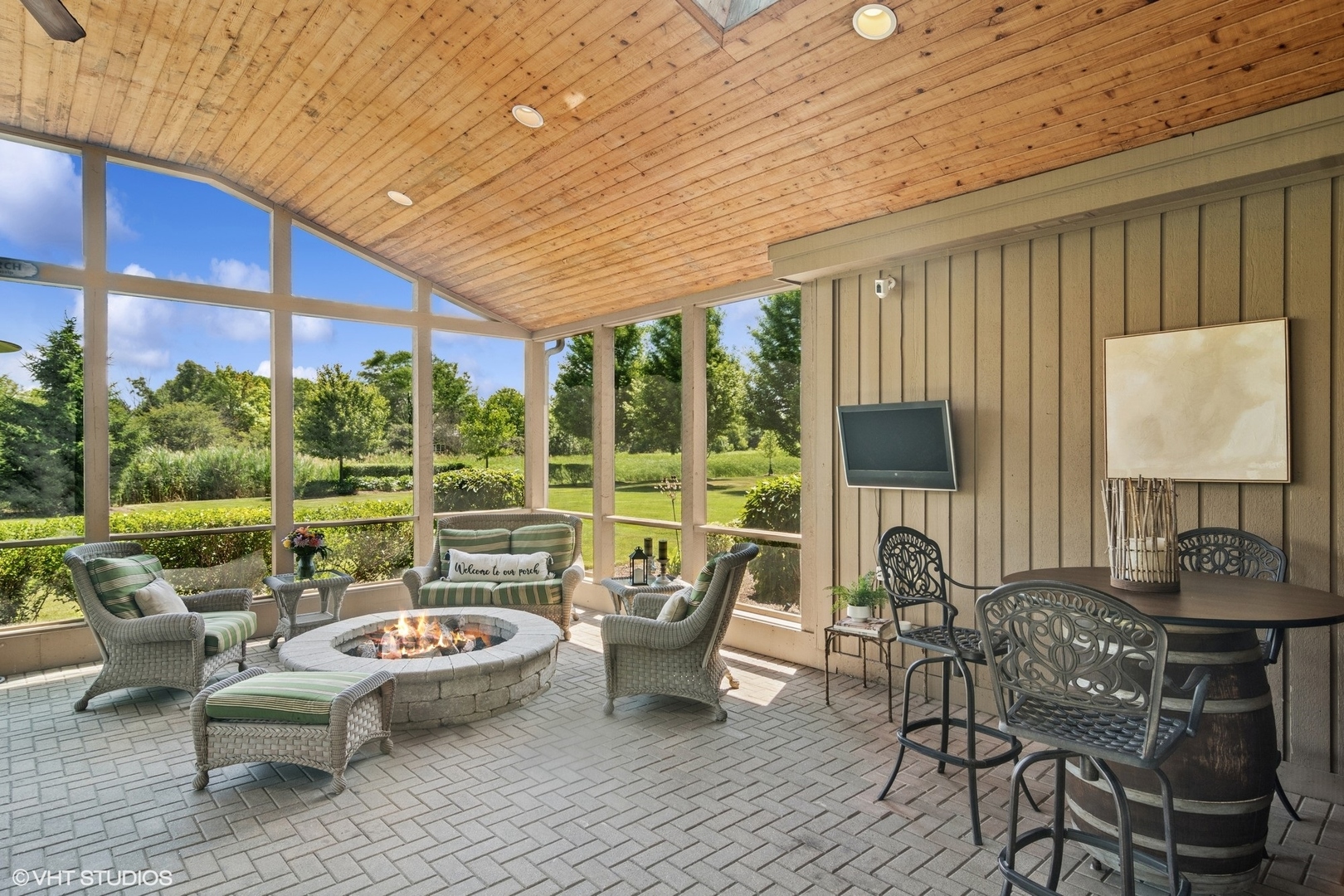 1362 Gettysburg Road, Long Grove, IL 60047