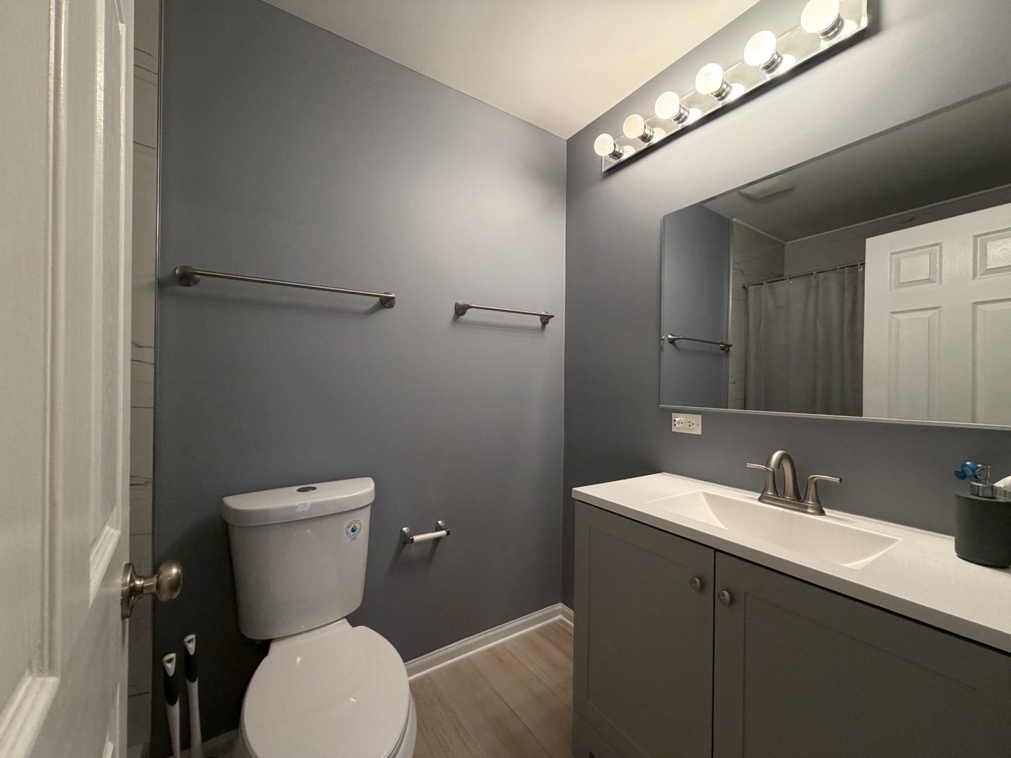 385 MCGRATH Drive, Oswego, IL 60543