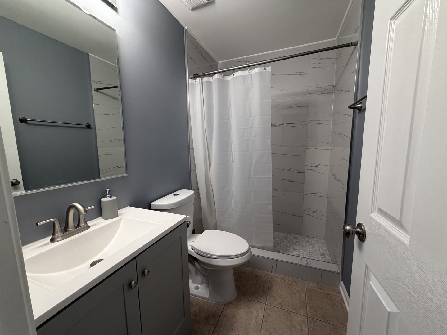 385 MCGRATH Drive, Oswego, IL 60543