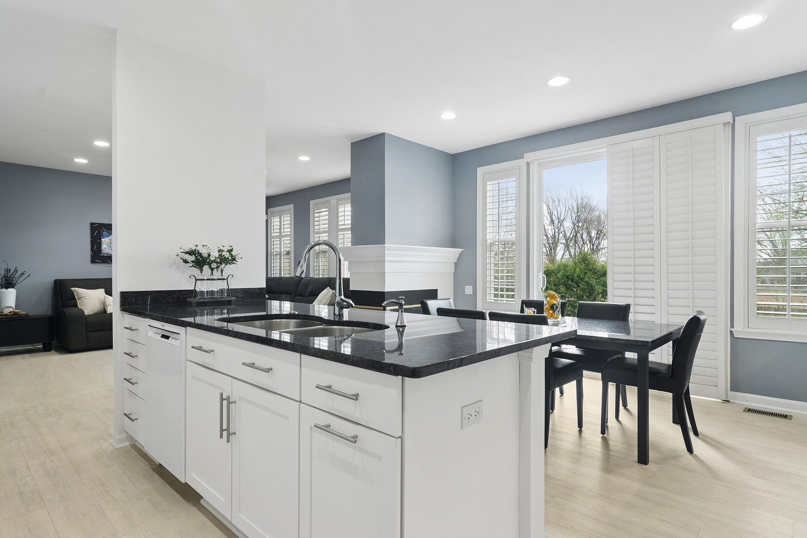 2248 Avalon Drive, Buffalo Grove, IL 60089