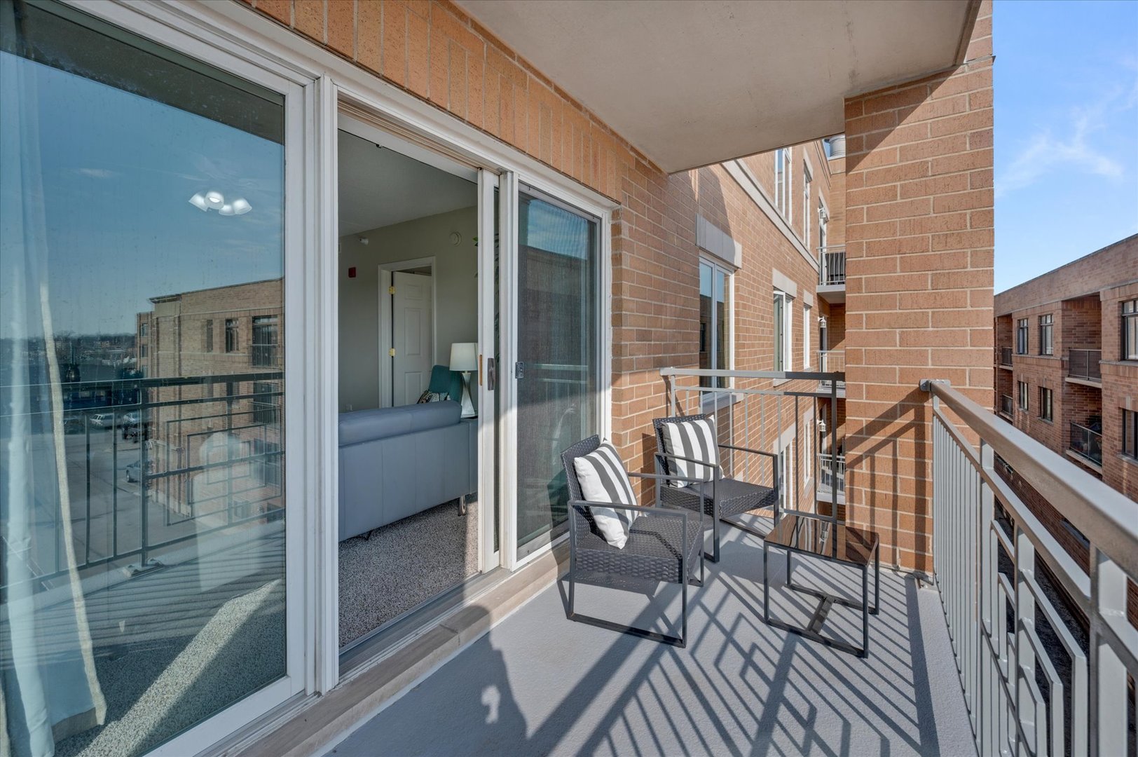 1 S Lincoln Avenue #311, Lombard, IL 60148