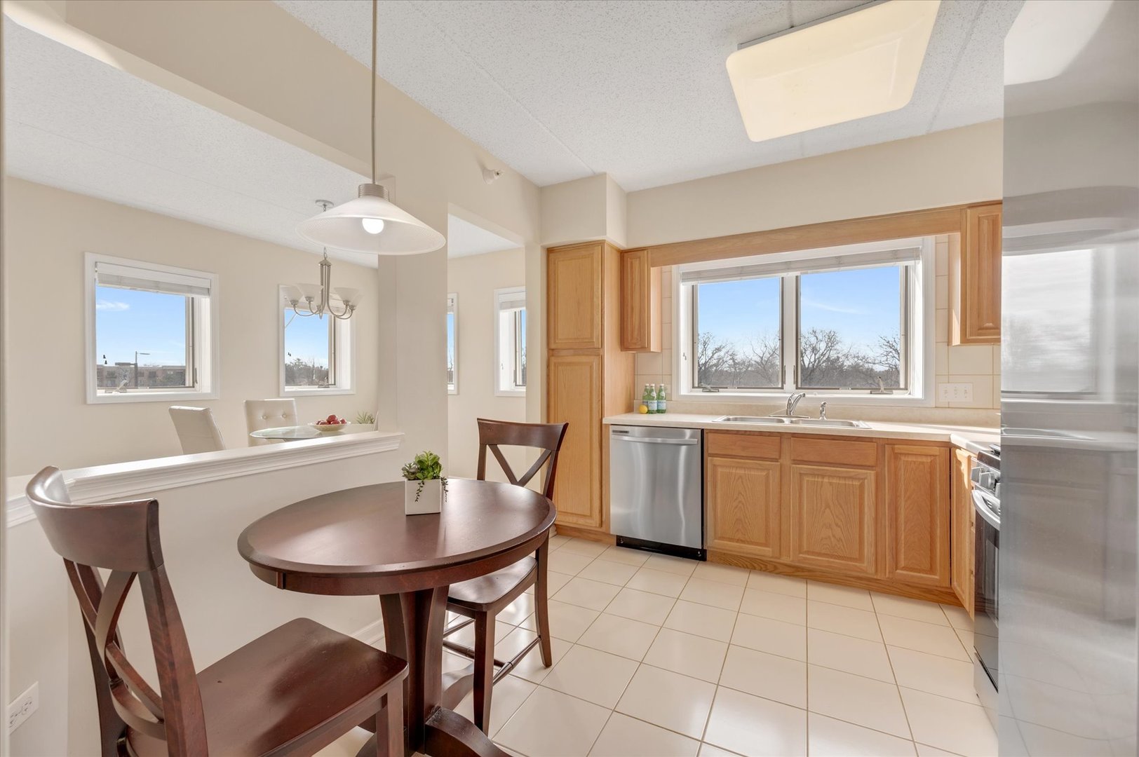 1 S Lincoln Avenue #311, Lombard, IL 60148