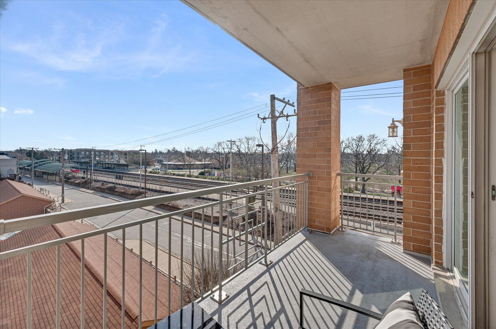 1 S Lincoln Avenue #311, Lombard, IL 60148