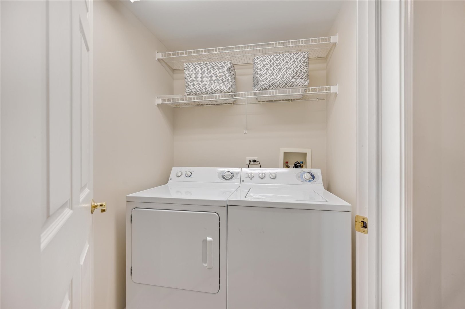 1 S Lincoln Avenue #311, Lombard, IL 60148