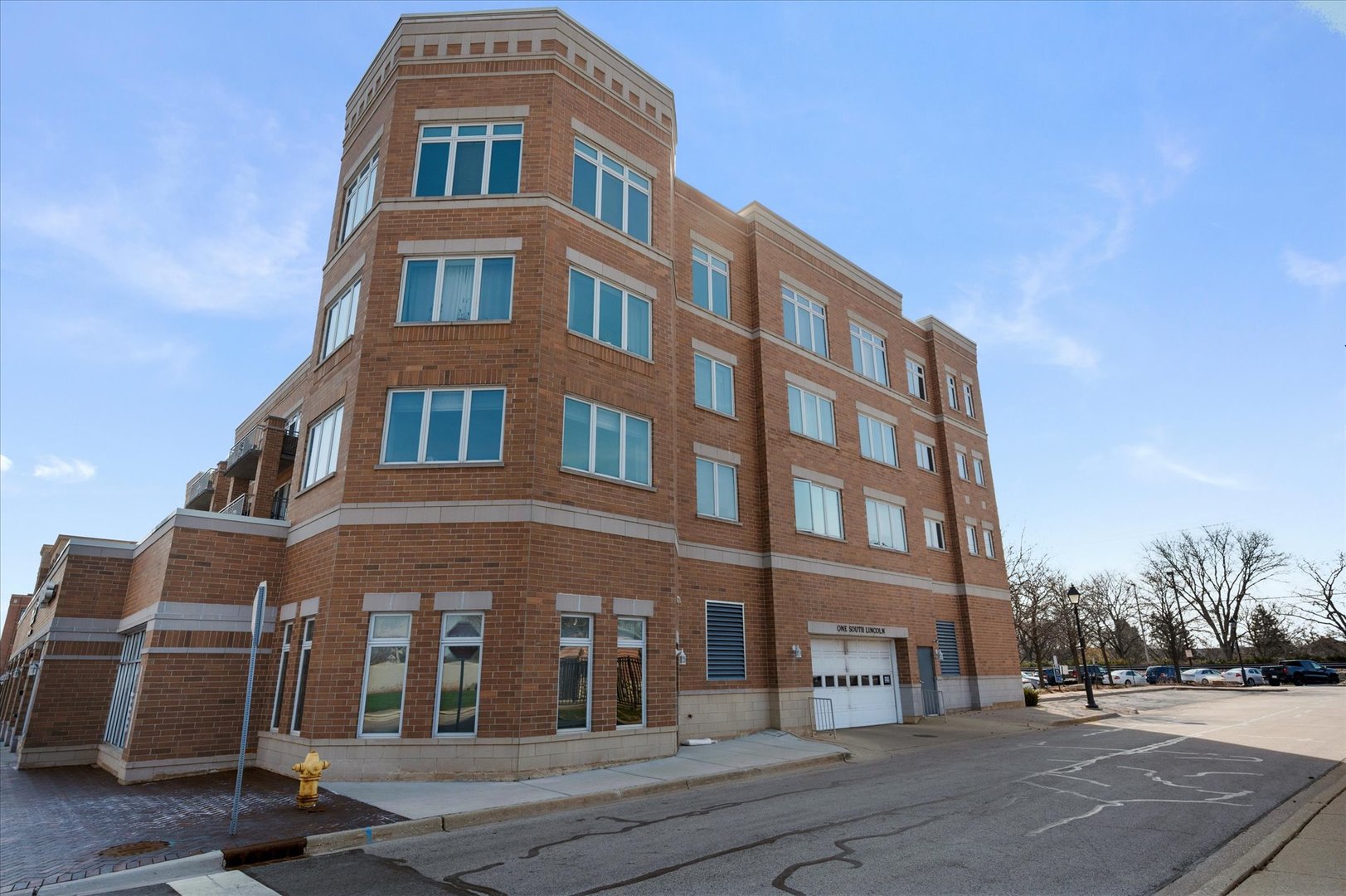 1 S Lincoln Avenue #311, Lombard, IL 60148