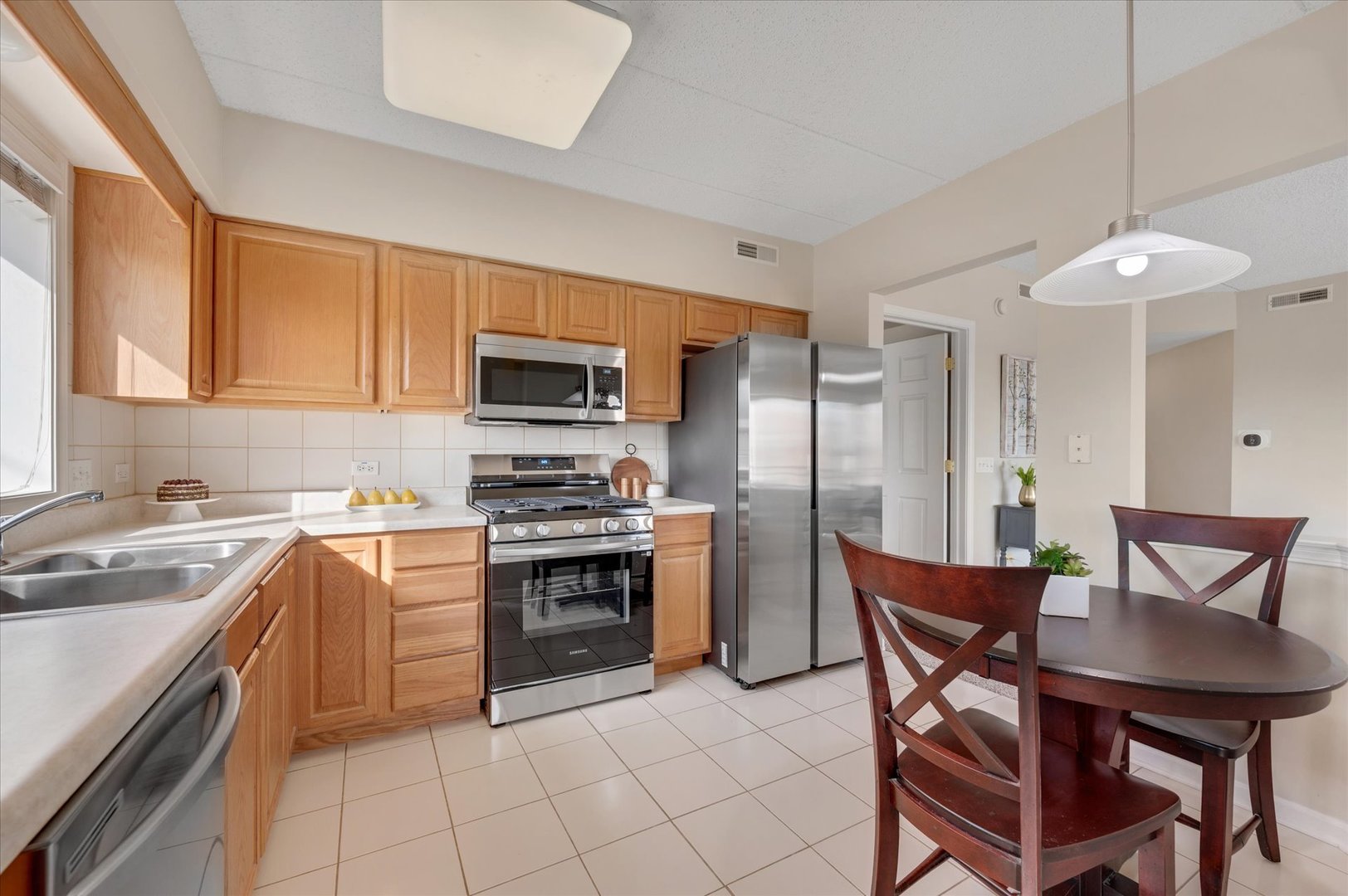 1 S Lincoln Avenue #311, Lombard, IL 60148