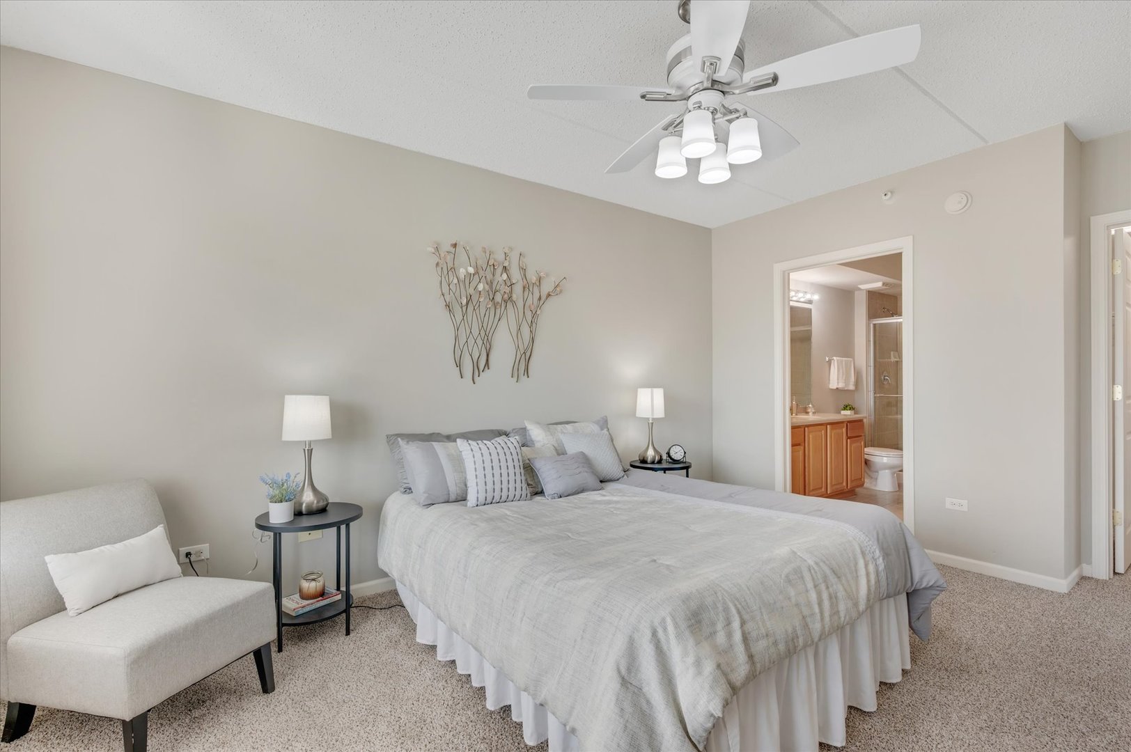 1 S Lincoln Avenue #311, Lombard, IL 60148