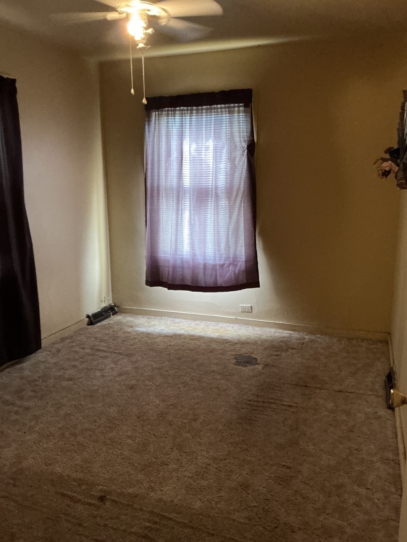 9230 S Saginaw Avenue, Chicago, IL 60617