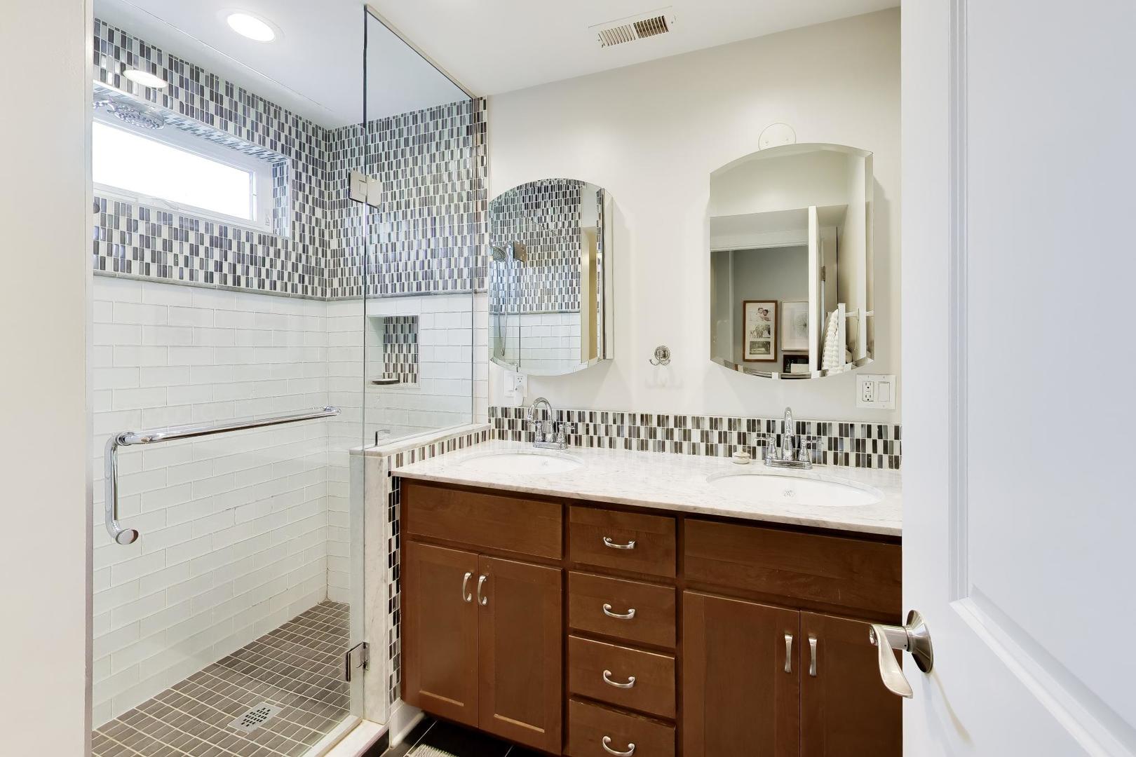 403 S Wille Street, Mount Prospect, IL 60056