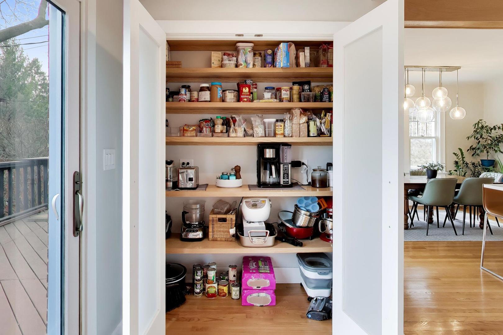 403 S Wille Street, Mount Prospect, IL 60056