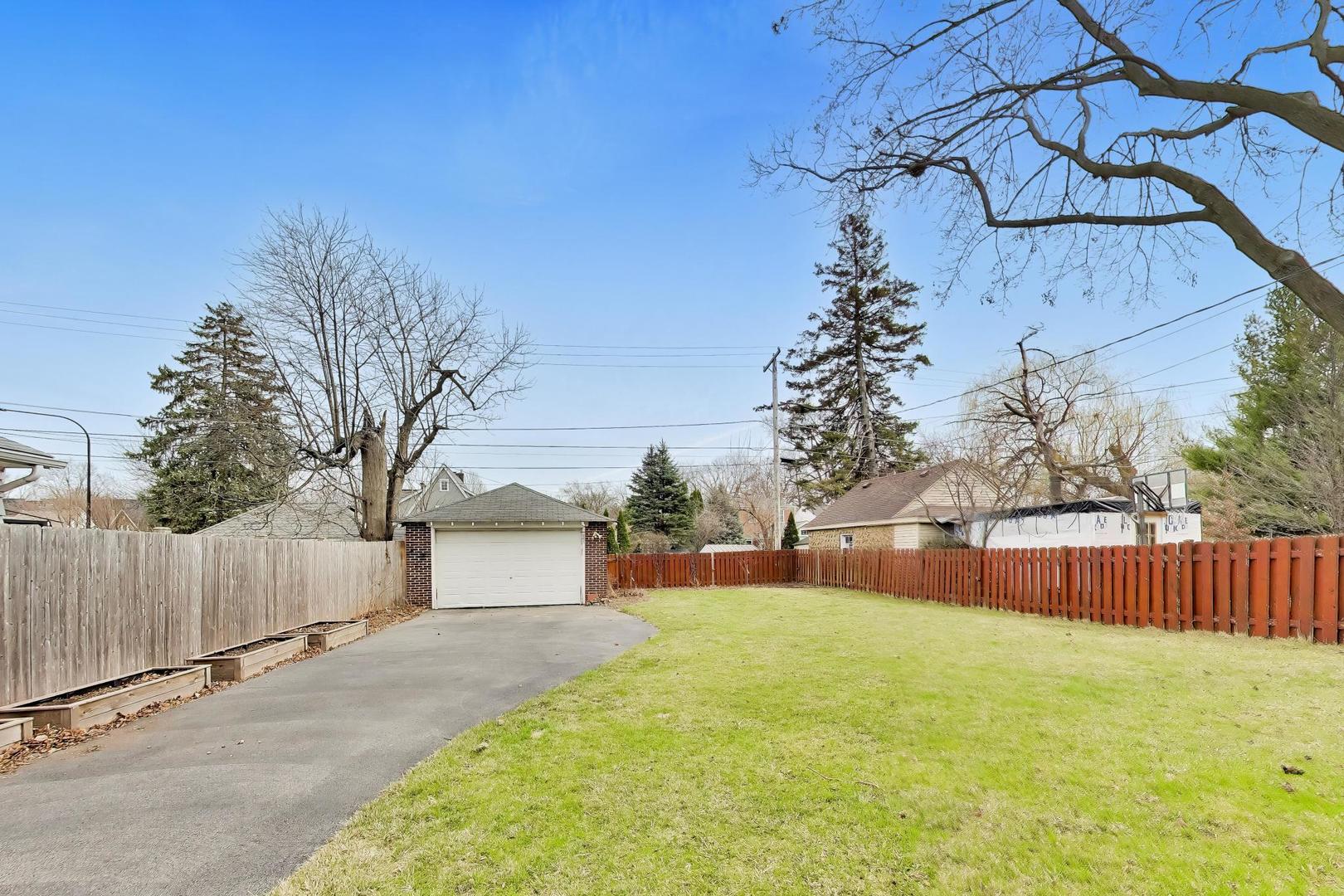 403 S Wille Street, Mount Prospect, IL 60056