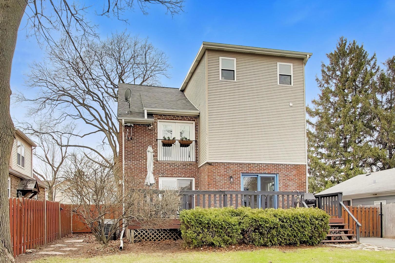 403 S Wille Street, Mount Prospect, IL 60056