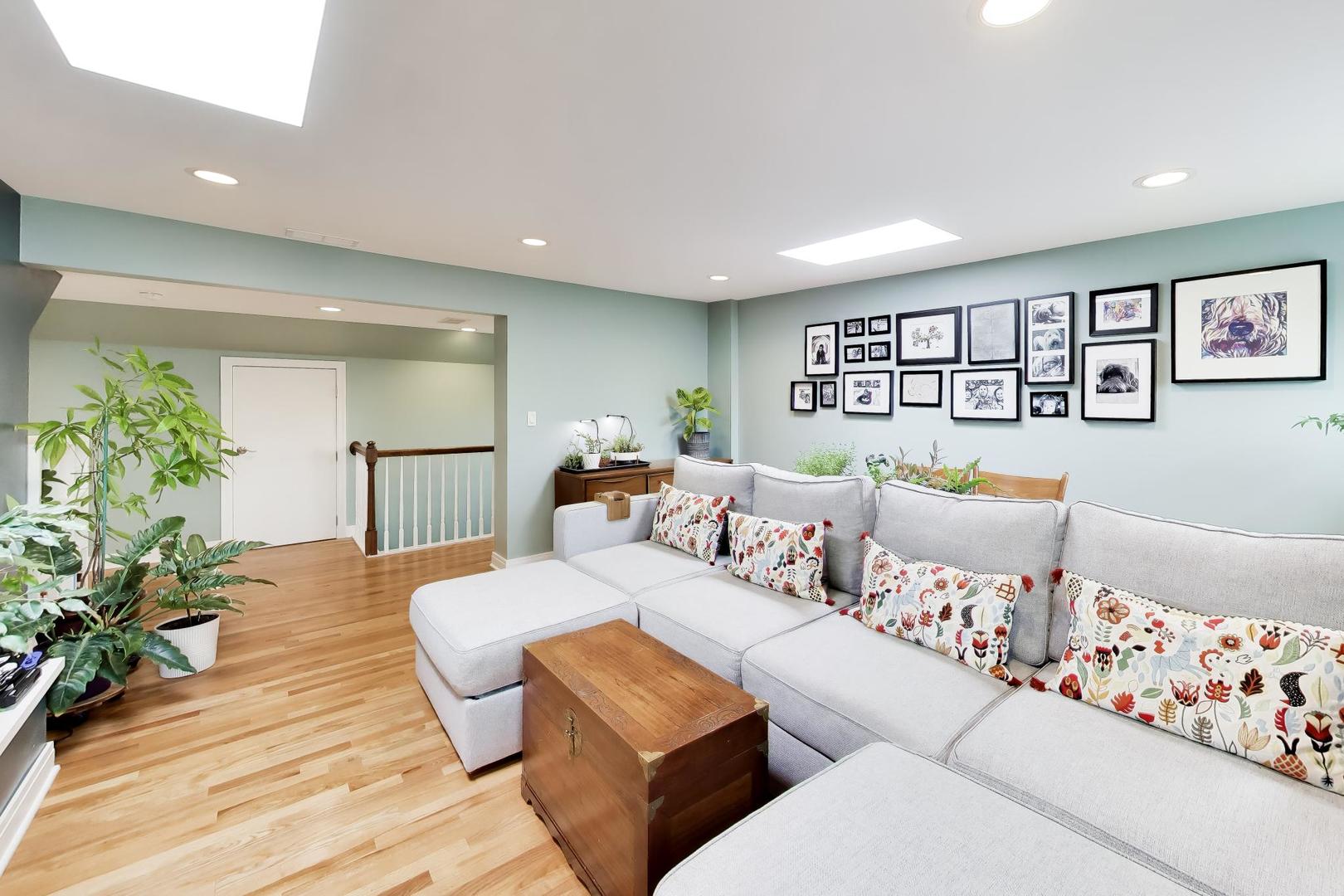 403 S Wille Street, Mount Prospect, IL 60056