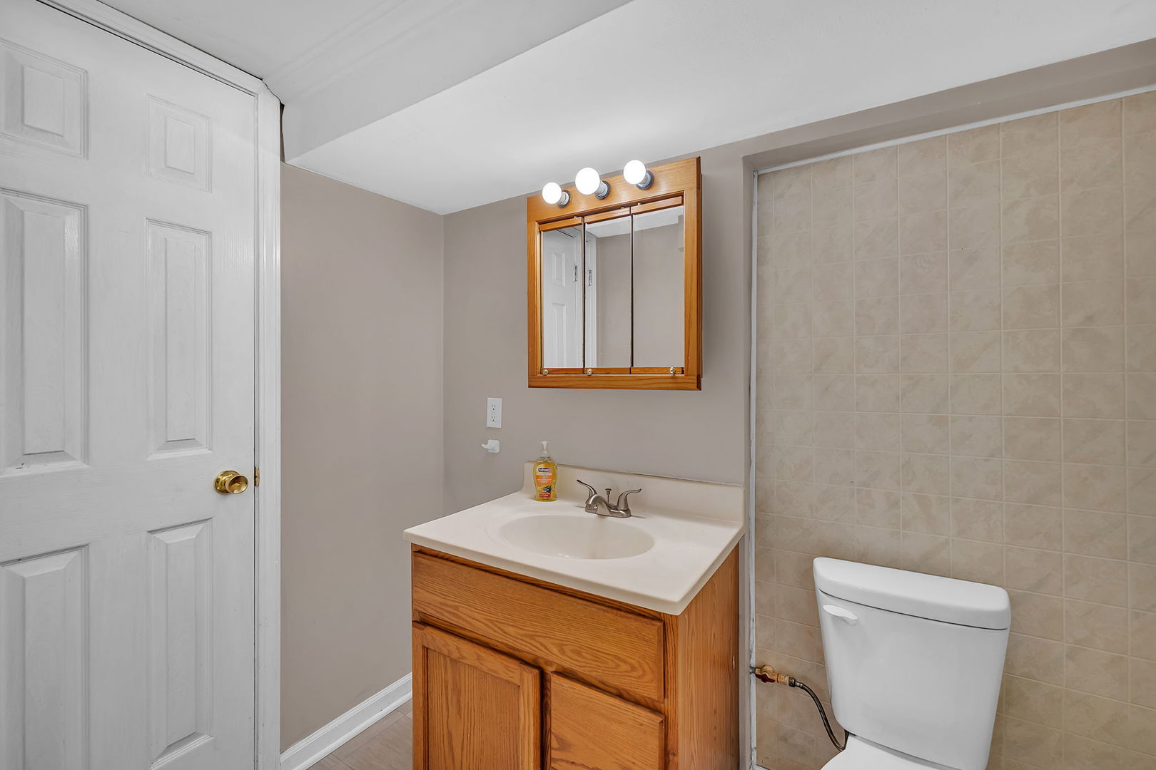 1238 Wauponsee Street, Morris, IL 60450