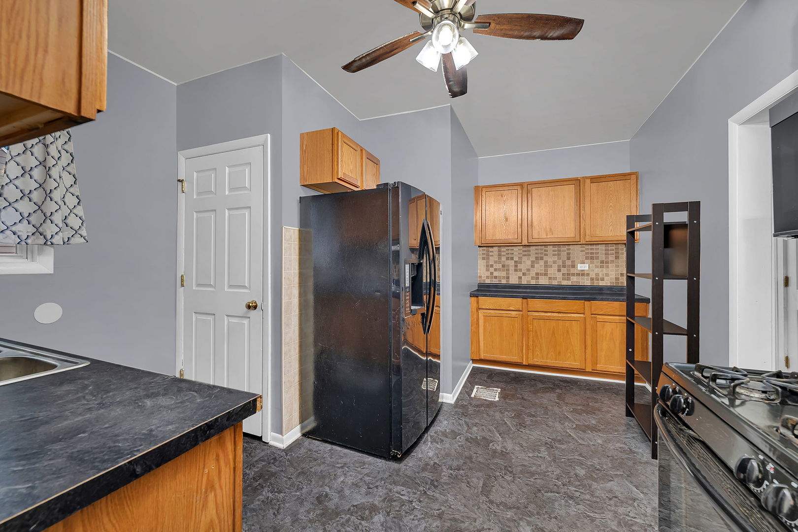 1238 Wauponsee Street, Morris, IL 60450