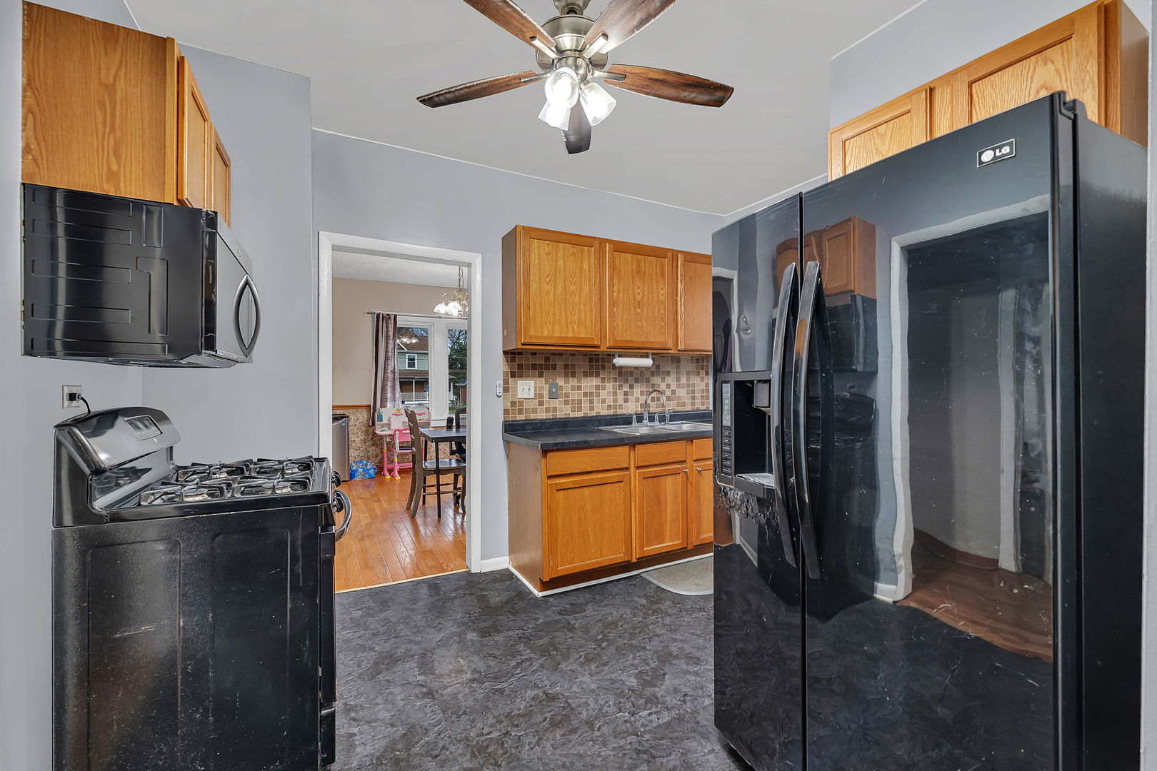 1238 Wauponsee Street, Morris, IL 60450