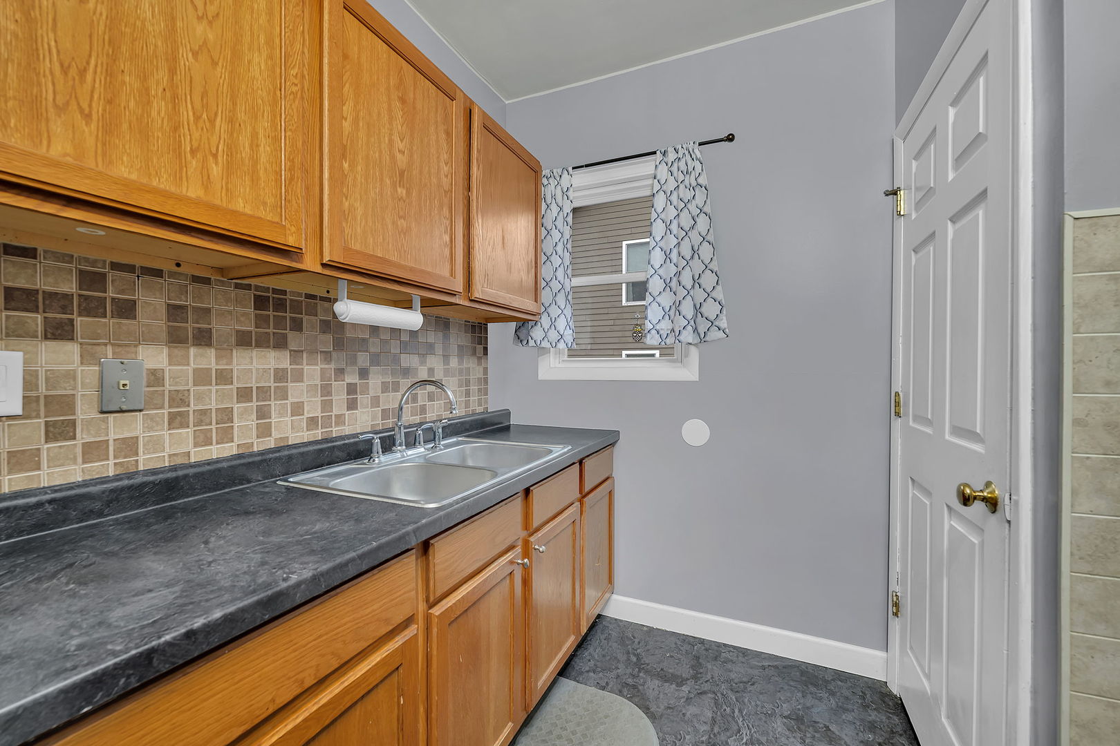 1238 Wauponsee Street, Morris, IL 60450