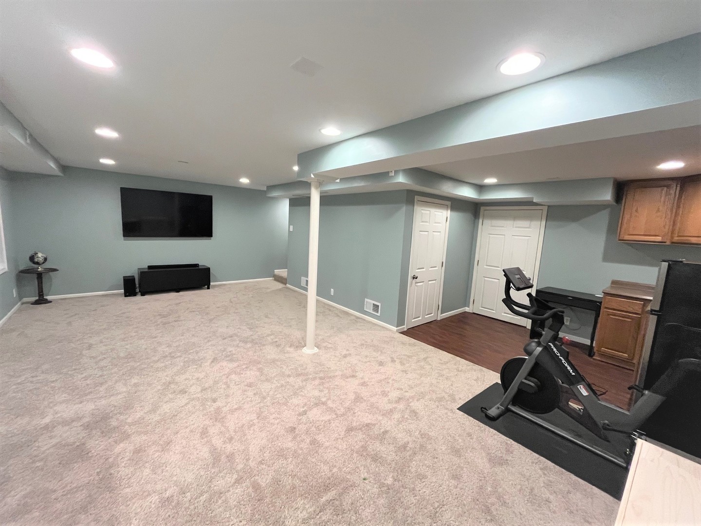 852 Beech Drive, Elgin, IL 60120