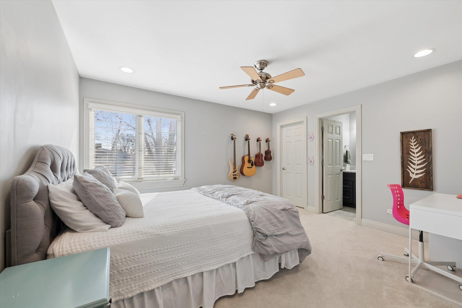 439 Hill Avenue, Glen Ellyn, IL 60137