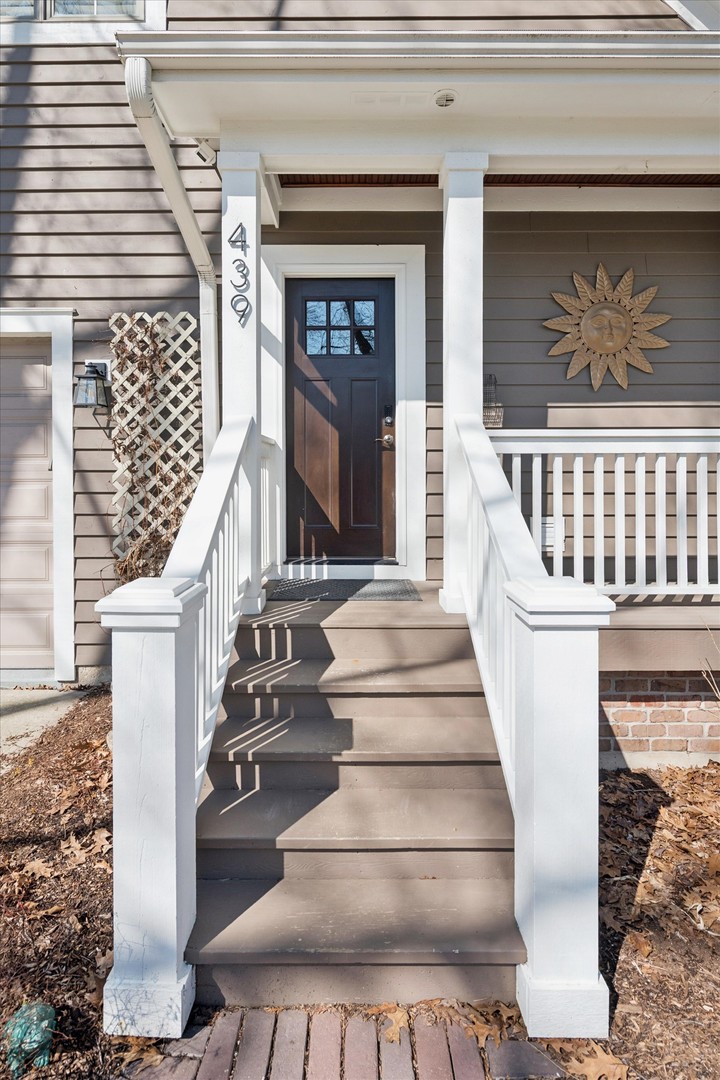 439 Hill Avenue, Glen Ellyn, IL 60137