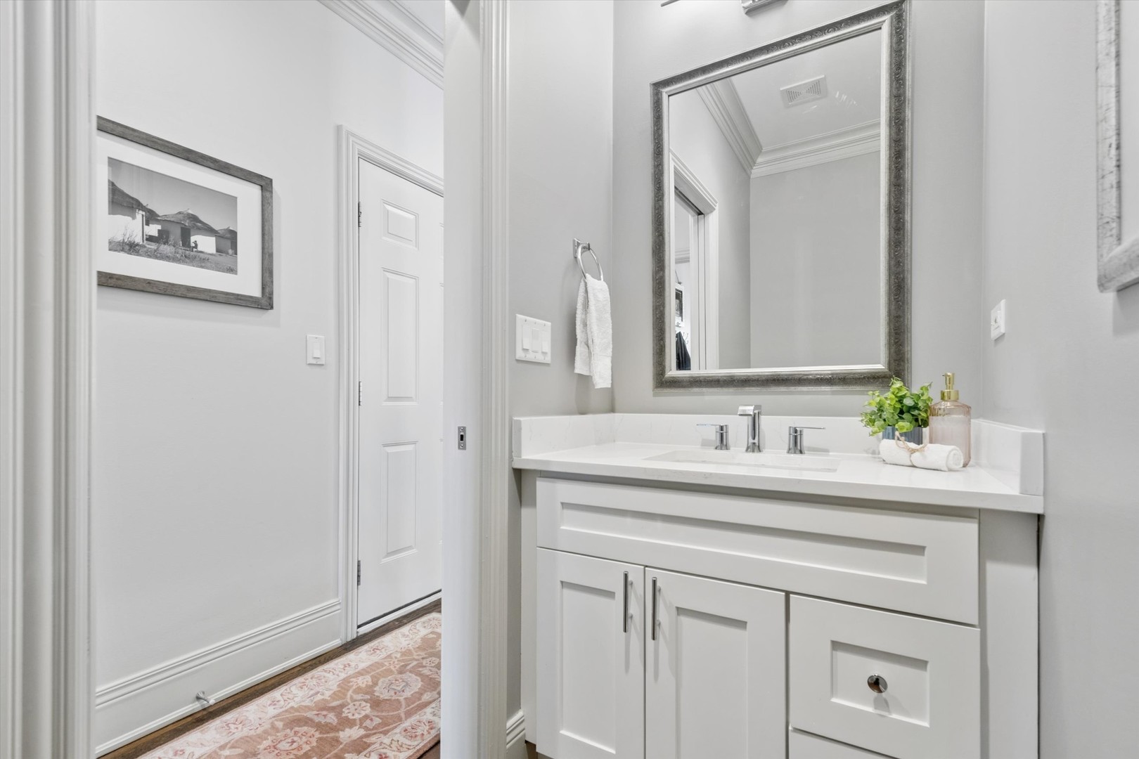 439 Hill Avenue, Glen Ellyn, IL 60137