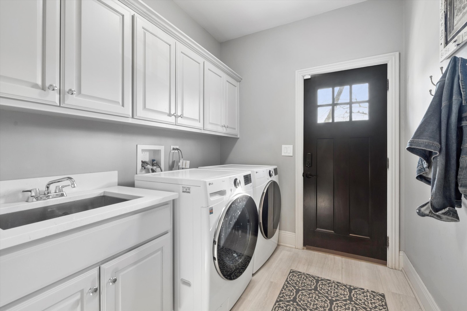 439 Hill Avenue, Glen Ellyn, IL 60137