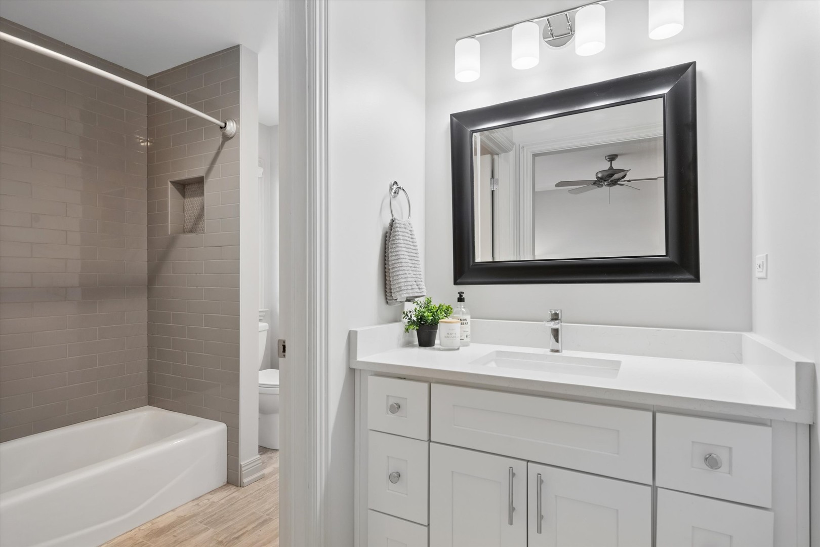 439 Hill Avenue, Glen Ellyn, IL 60137