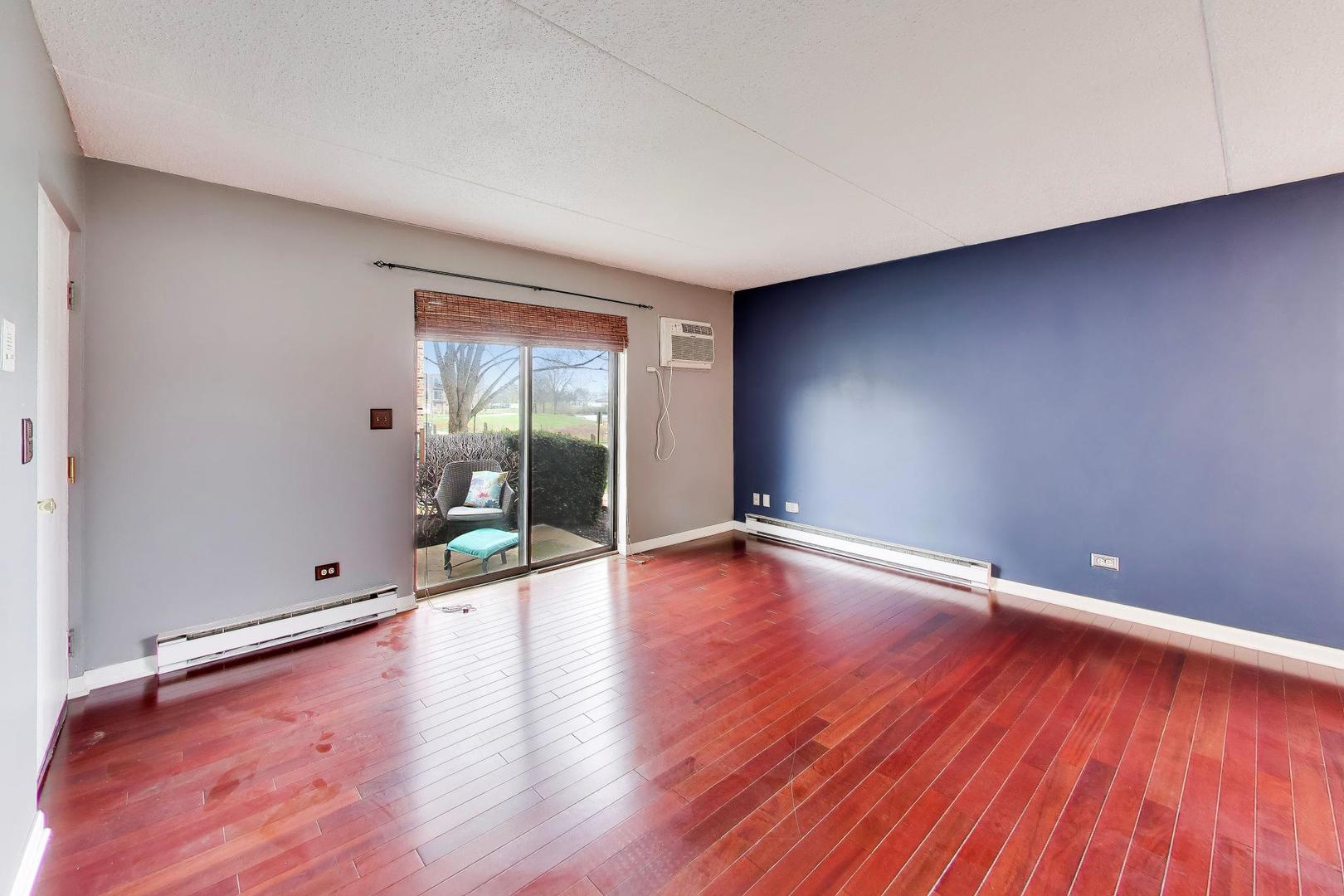 324 Klein Creek Court #A, Carol Stream, IL 60188