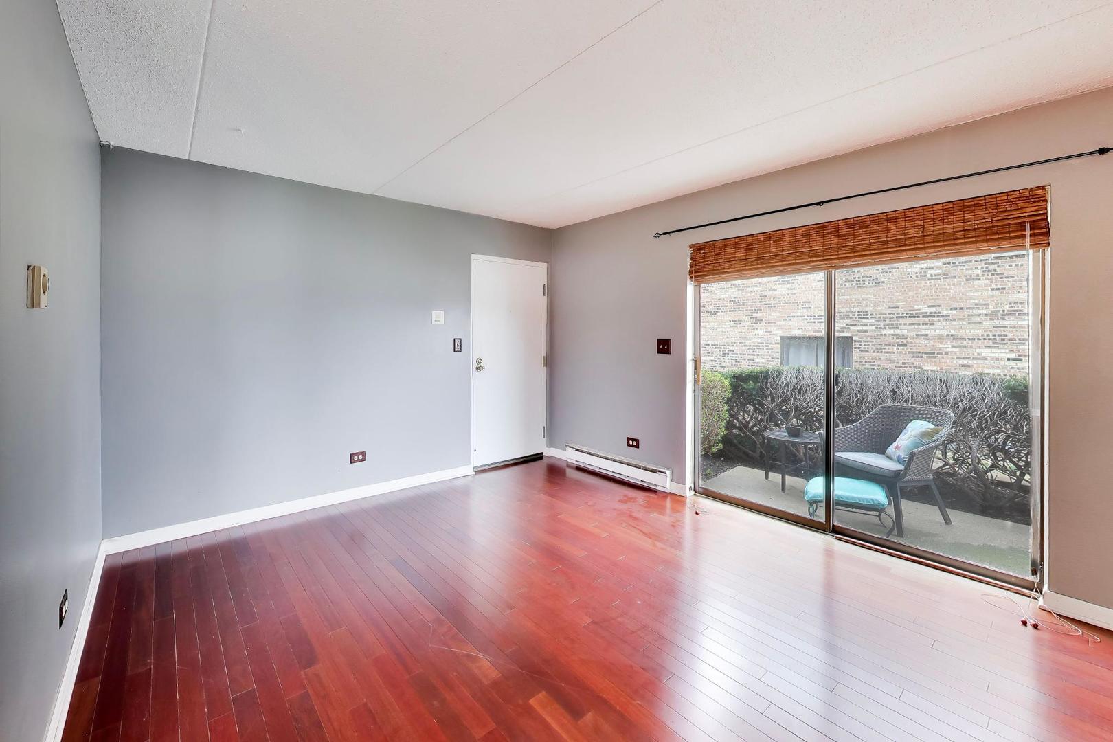 324 Klein Creek Court #A, Carol Stream, IL 60188