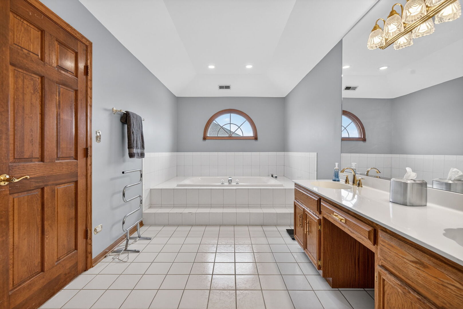 9200 174th Street, Tinley Park, IL 60487