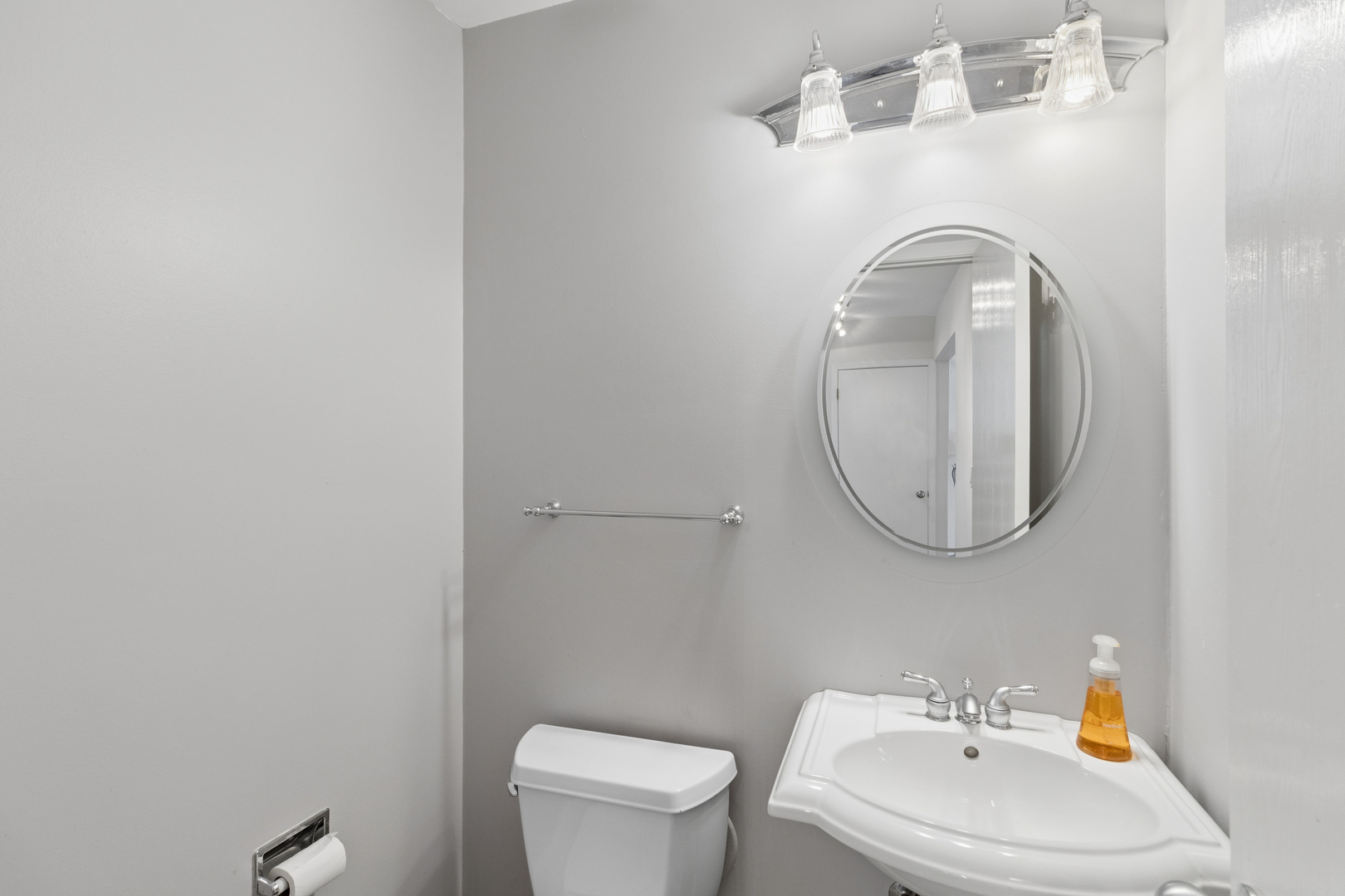 496 Stone Gate Circle, Schaumburg, IL 60193