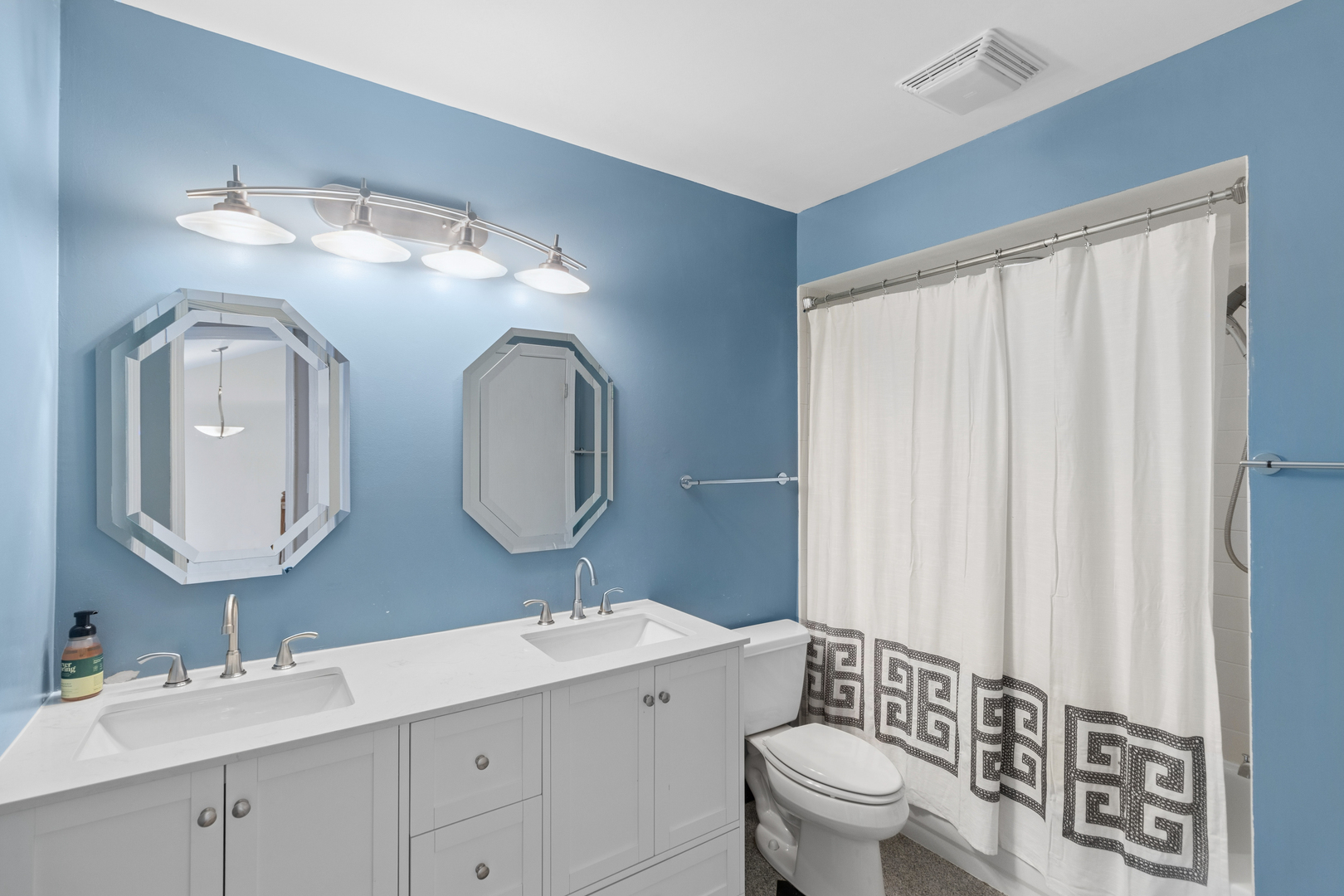 496 Stone Gate Circle, Schaumburg, IL 60193