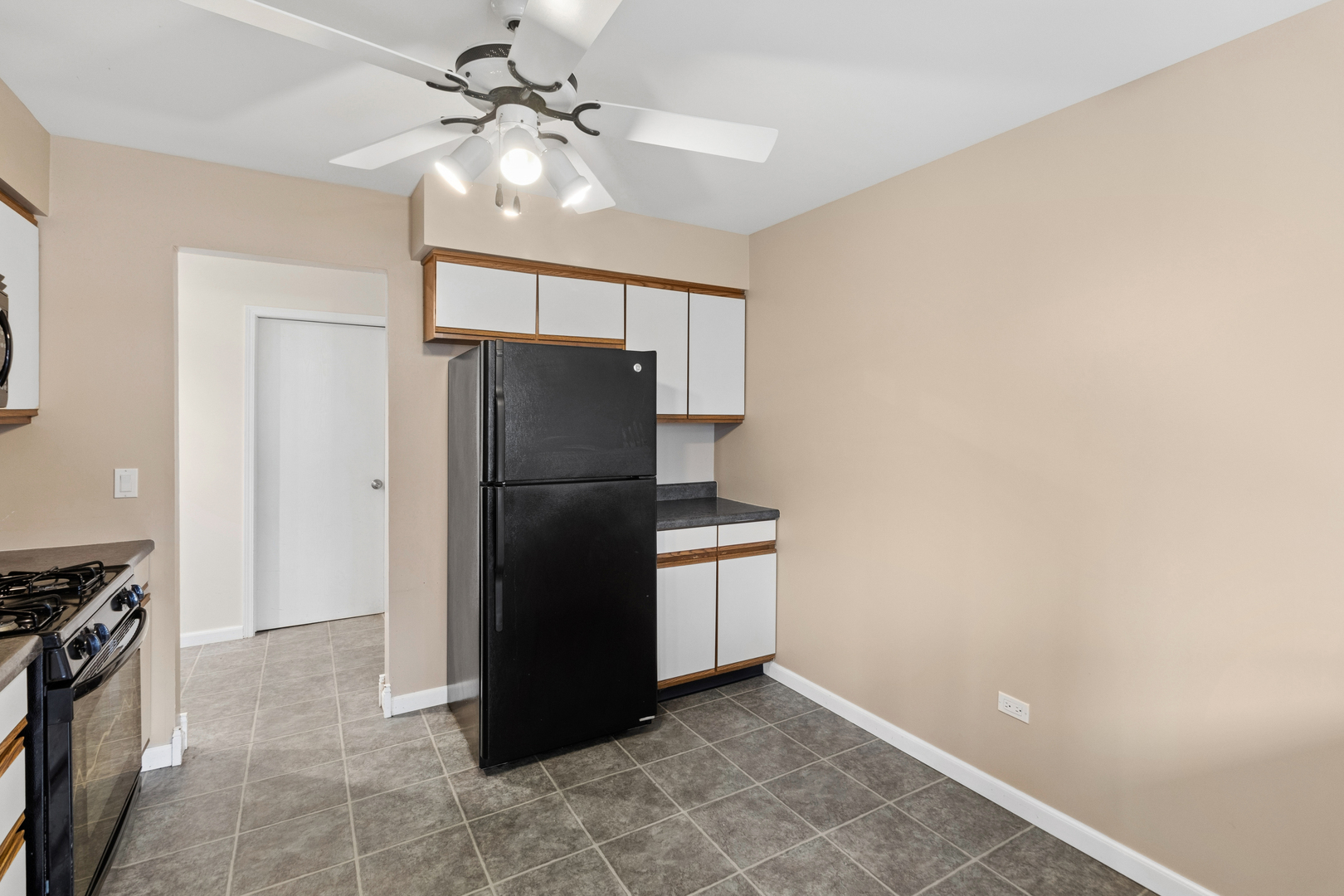 496 Stone Gate Circle, Schaumburg, IL 60193