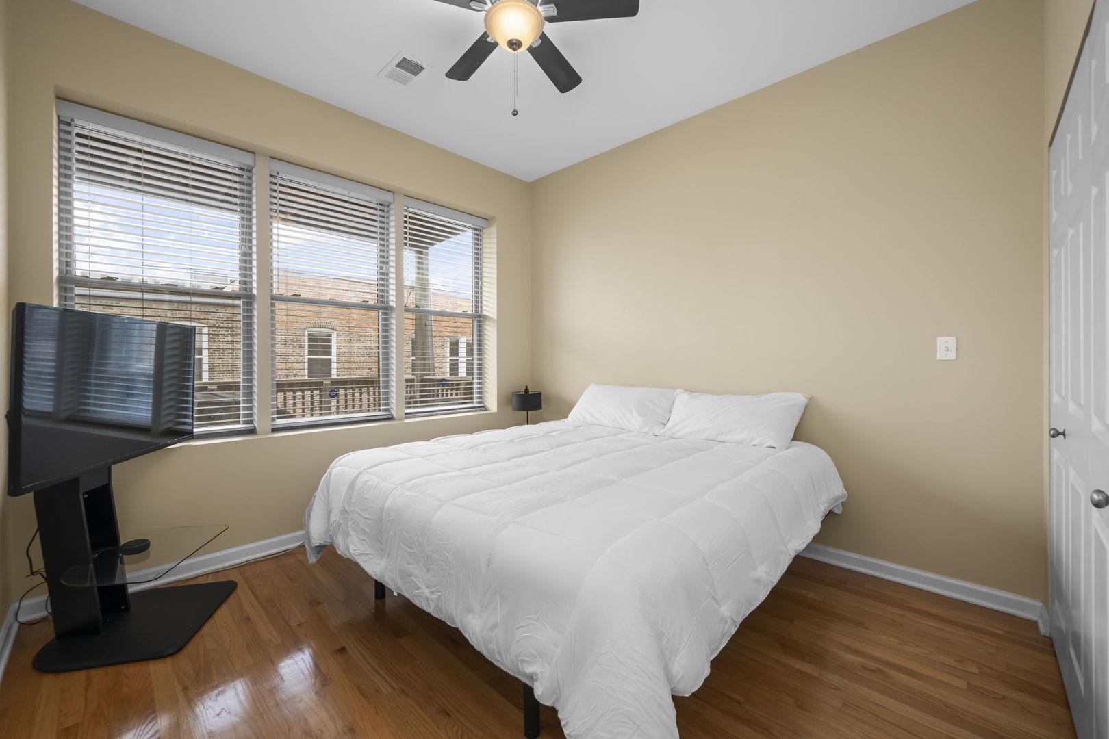 829 W Lawrence Avenue #3, Chicago, IL 60640