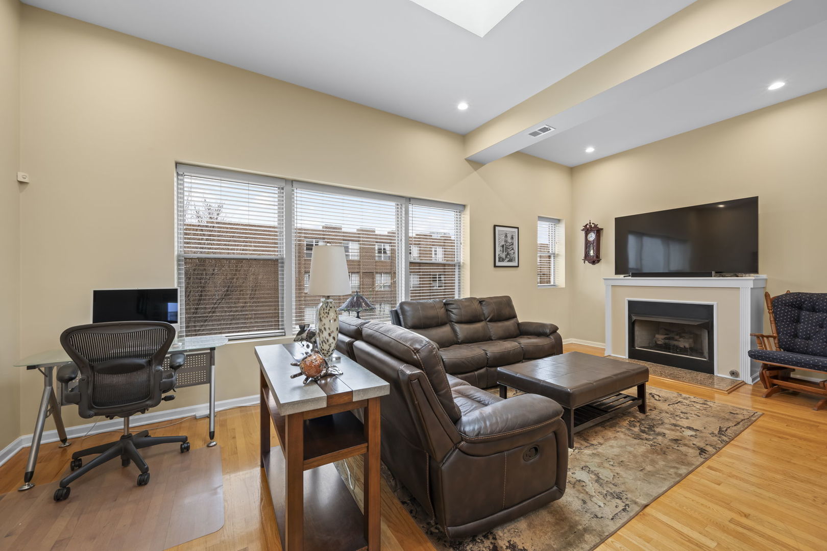 829 W Lawrence Avenue #3, Chicago, IL 60640