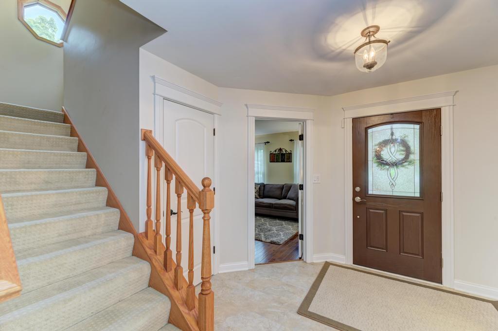 10S607 Glenn Drive, Burr Ridge, IL 60527