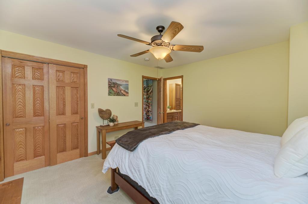 10S607 Glenn Drive, Burr Ridge, IL 60527