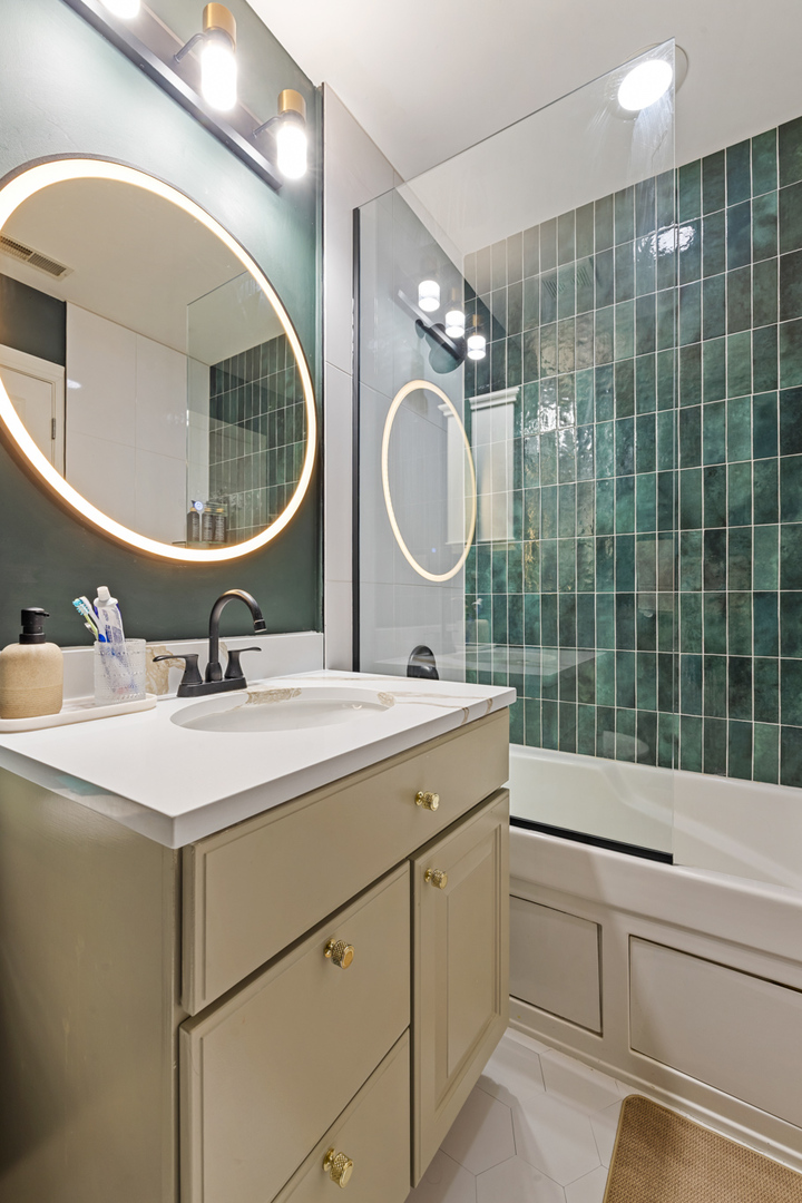 2625 N Ashland Avenue #1B, Chicago, IL 60614