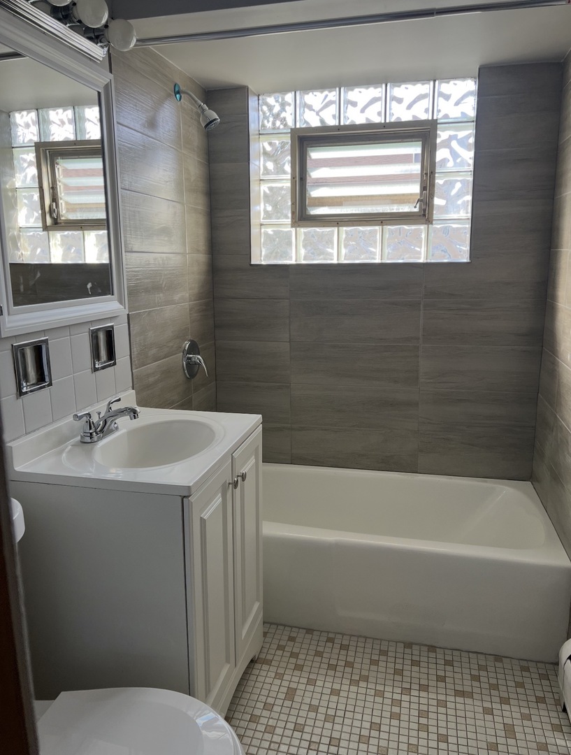 9110 W 31 Streets #11, Brookfield, IL 60513