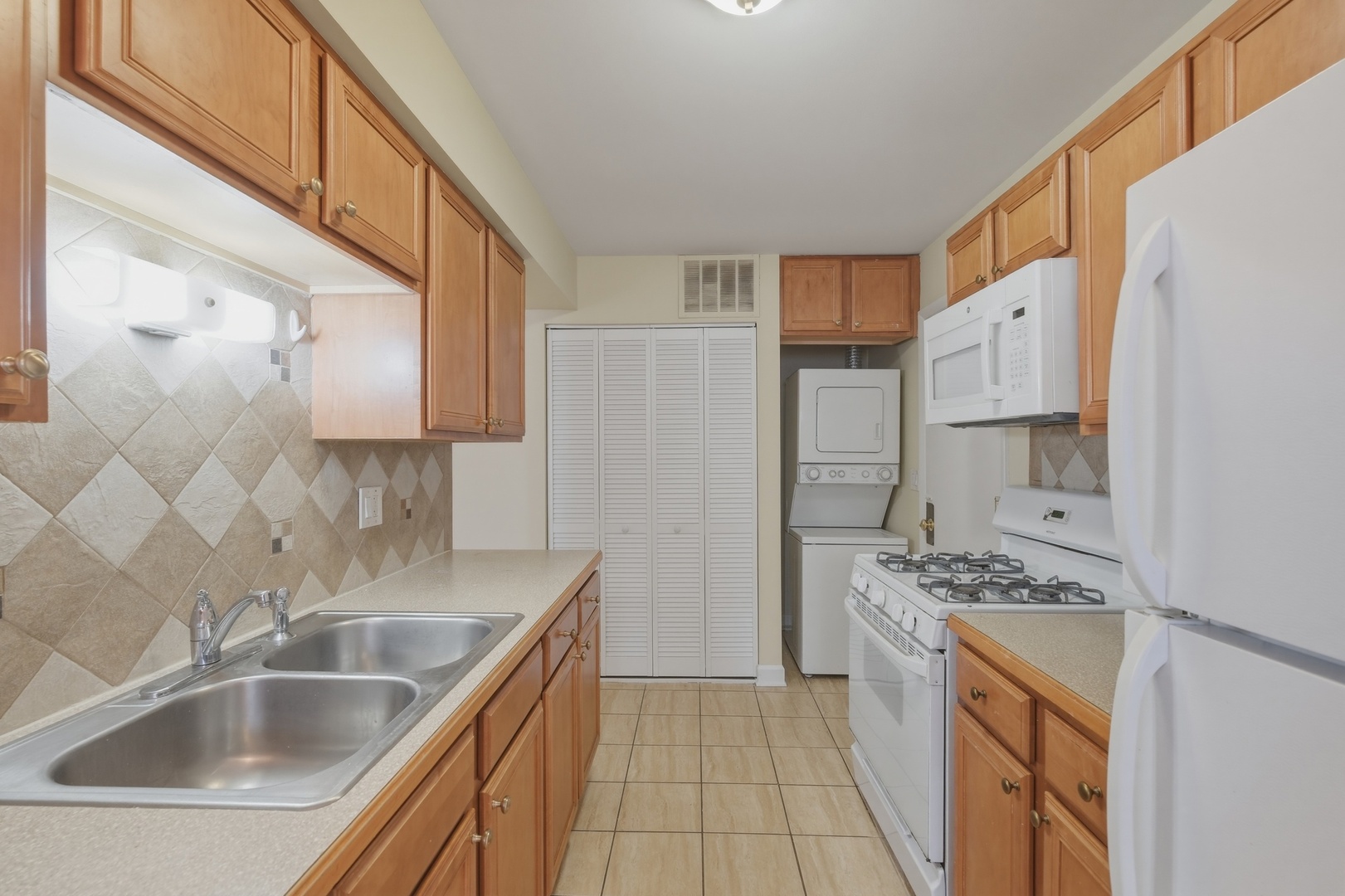 460 N Lake Shore Drive #460, Palatine, IL 60067